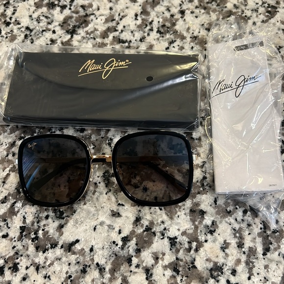 Maui Jim PUA Sunglasses - Picture 10 of 11